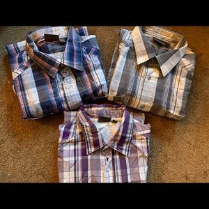 3 Espiit short sleeve casual button down shirts. Size Small- good condition
